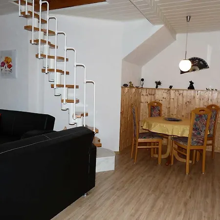 Apartment Ferienwohnung Familie Robert Parchtitz